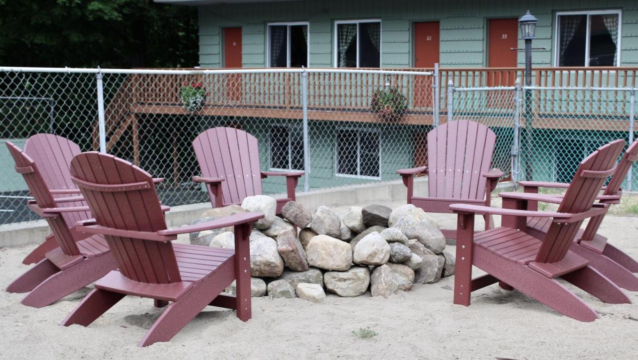 Motel Montreal Lake George Exterior foto