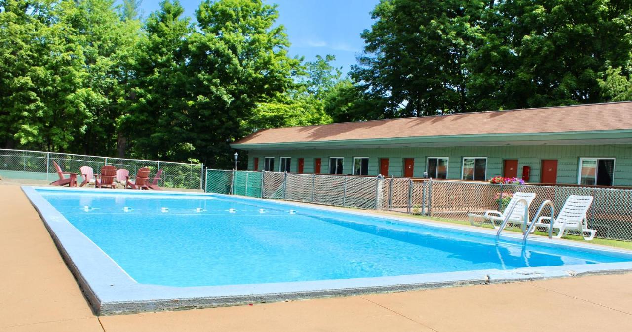 Motel Montreal Lake George Exterior foto